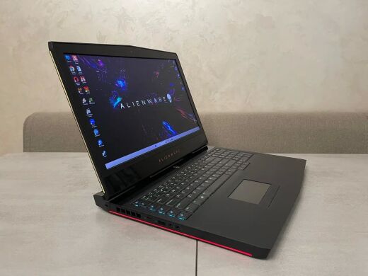 Ігровий ноутбук Dell Alienware 17 R5 / 17.3" (1920x1080) IPS / Intel Core i7-8750H (6 (12) ядра по 2.2 - 4.1 GHz) / 16 GB DDR4 / 512 GB SSD M.2 + 1000 GB HDD / nVidia GeForce GTX 1070, 8 GB GDDR5, 256-bit / WebCam