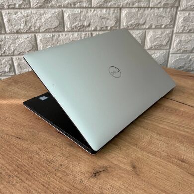 Игровой ультрабук Dell XPS 15 9570 / 15.6" (1920x1080) IPS / Intel Core i7-8750H (6 (12) ядра по 2.2 - 4.1 GHz) / 16 GB DDR4 / 512 GB SSD / nVidia GeForce GTX 1050 Ti Max-Q, 4 GB GDDR5, 128-bit / WebCam