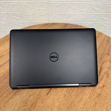 Ноутбук Dell Latitude E5540 / 15.6" (1920x1080) TN / Intel Core i7-4600U (2 (4) ядра по 2.1 - 3.3 GHz) / 8 GB DDR3 / 256 GB SSD / nVidia GeForce GT 720M, 2 GB DDR3, 64-bit / WebCam