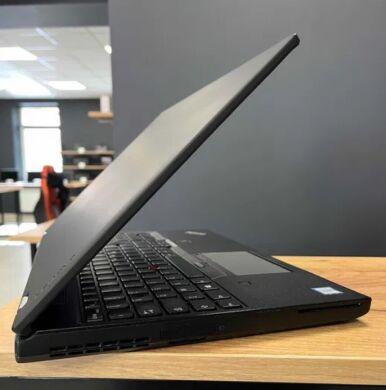 Мобільна робоча станція Lenovo ThinkPad P50 / 15.6" (1920x1080) IPS / Intel Core i7-6820HQ (4 (8) ядра по 2.7 - 3.6 GHz) / 16 GB DDR4 / 256 GB SSD / nVidia Quadro M1000M, 2 GB GDDR5, 128-bit / WebCam /Win 10 Pro