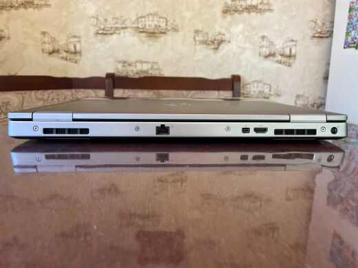 Мобільна робоча станція Dell Precision 7540 / 15.6" (3840x2160) IPS / Intel Core i7-9850H (6 (12) ядер по 2.6 - 4.6 GHz) / 16 GB DDR4 / 512 GB SSD / nVidia Quadro RTX 3000, 6 GB GDDR6, 192-bit / WebCam