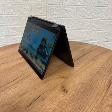 Ультрабук-трансформер Dell Latitude 5300 2-in-1 / 13.3" (1920x1080) IPS Touch / Intel Core i5-8365U (4 (8) ядра по 1.6 - 4.1 GHz) / 8 GB DDR4 / 256 GB SSD / Intel UHD Graphics / WebCam