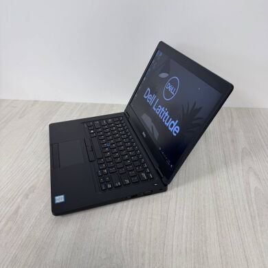 Ультрабук Б-клас Dell Latitude 5480 / 14" (1920x1080) IPS / Intel Core i7-7820HQ (4 (8) ядра по 2.9 - 3.9 GHz) / 8 GB DDR4 / 128 GB SSD M.2 / nVidia GeForce 930MX, 2 GB DDR3, 64-bit / WebCam Ультрабук Б-клас Dell Latitude 5480 / 14" (1920x1080) IPS / Intel Core i7-7820HQ (4 (8) ядра по 2.9 - 3.9 GHz) / 8 GB DDR4 / 128 GB SSD M.2 / nVidia GeForce 930MX, 2 GB DDR3, 64-bit / WebCam