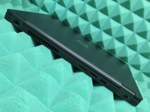 Ноутбук Б-клас Dell Latitude 5490 / 14" (1366x768) TN / Intel Core i5-7300U (2 (4) ядра по 2.6 - 3.5 GHz) / 8 GB DDR4 / 256 GB SSD / Intel HD Graphics 620 / WebCam / USB 3.1 / HDMI / Windows 10 ліцензія