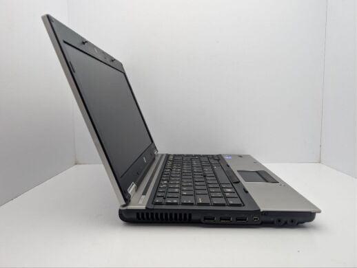 Ноутбук HP EliteBook 8440p / 14" (1366x768) TN / Intel Core i5-520M (2 (4) ядра по 2.4 - 2.93 GHz) / 8 GB DDR3 / 320 GB HDD / Intel HD Graphics / WebCam / DVD-ROM / АКБ не держит