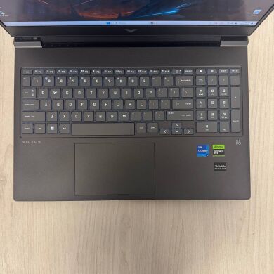 Ігровий ноутбук Б-клас HP Victus 16-r0085cl / 16.1" (1920x1080) IPS / Intel Core i7-13700H (14 (20) ядер по 2.4 - 5.0 GHz) / 16 GB DDR5 / 512 GB SSD NVMe / nVidia GeForce RTX 4070, 8 GB GDDR6, 128-bit / WebCam Ігровий ноутбук Б-клас HP Victus 16-r0085cl / 16.1" (1920x1080) IPS / Intel Core i7-13700H (14 (20) ядер по 2.4 - 5.0 GHz) / 16 GB DDR5 / 512 GB SSD NVMe / nVidia GeForce RTX 4070, 8 GB GDDR6, 128-bit / WebCam