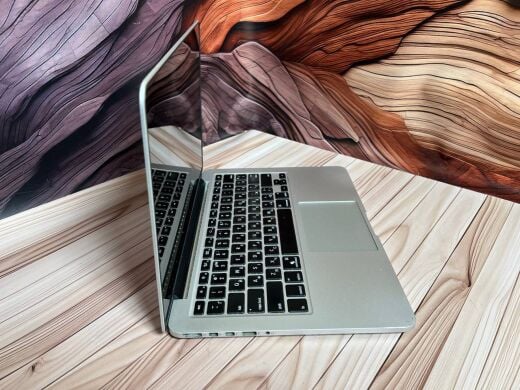 Ультрабук Б-клас Apple MacBook Pro 13 A1502 / 13.3" (2560x1600) IPS / Intel Core i7-4558U (2 (4) ядра по 2.8 - 3.3 GHz) / 16 GB DDR3 / 256 GB SSD / Intel Iris Graphics 5100 / WebCam / MacOS