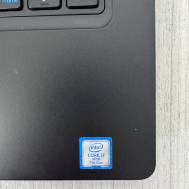 Ультрабук Б-клас Dell Latitude 5480 / 14" (1920x1080) IPS / Intel Core i7-7820HQ (4 (8) ядра по 2.9 - 3.9 GHz) / 8 GB DDR4 / 128 GB SSD M.2 / nVidia GeForce 930MX, 2 GB DDR3, 64-bit / WebCam Ультрабук Б-клас Dell Latitude 5480 / 14" (1920x1080) IPS / Intel Core i7-7820HQ (4 (8) ядра по 2.9 - 3.9 GHz) / 8 GB DDR4 / 128 GB SSD M.2 / nVidia GeForce 930MX, 2 GB DDR3, 64-bit / WebCam