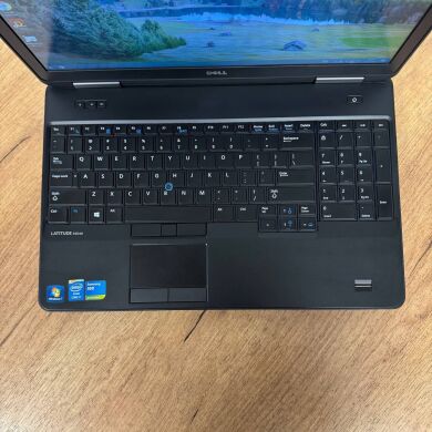 Ноутбук Dell Latitude E5540 / 15.6" (1920x1080) TN / Intel Core i7-4600U (2 (4) ядра по 2.1 - 3.3 GHz) / 8 GB DDR3 / 256 GB SSD / nVidia GeForce GT 720M, 2 GB DDR3, 64-bit / WebCam
