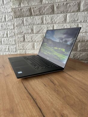 Ігровий ультрабук Dell XPS 15 9570 / 15.6" (1920x1080) IPS / Intel Core i7-8750H (6 (12) ядра по 2.2 - 4.1 GHz) / 16 GB DDR4 / 1000 GB SSD / nVidia GeForce GTX 1050 Ti Max-Q, 4 GB GDDR5, 128-bit / WebCam Ігровий ультрабук Dell XPS 15 9570 / 15.6" (1920x1080) IPS / Intel Core i7-8750H (6 (12) ядра по 2.2 - 4.1 GHz) / 16 GB DDR4 / 1000 GB SSD / nVidia GeForce GTX 1050 Ti Max-Q, 4 GB GDDR5, 128-bit / WebCam
