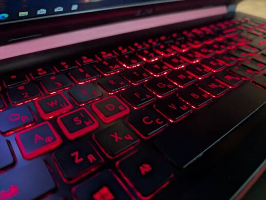 Игровой ноутбук Acer Nitro 5 AN515-42 / 15.6" (1920x1080) IPS / AMD Ryzen 5-2500U (4 (8) ядра по 2.0 - 3.6 GHz) / 16 GB DDR4 / 500 GB SSD / AMD Radeon RX 560X, 4 GB GDDR5, 128-bit / WebCam / Windows 10