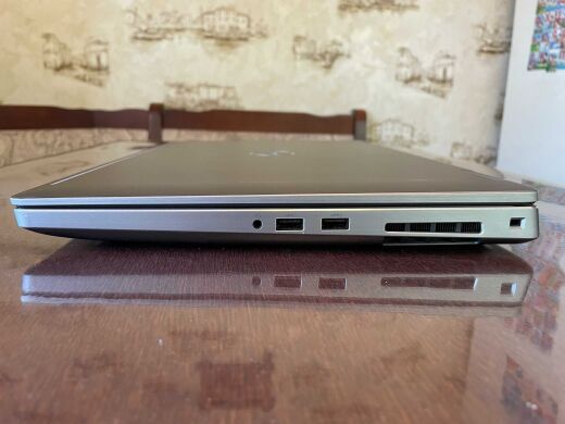 Мобільна робоча станція Dell Precision 7540 / 15.6" (3840x2160) IPS / Intel Core i7-9850H (6 (12) ядер по 2.6 - 4.6 GHz) / 16 GB DDR4 / 512 GB SSD / nVidia Quadro RTX 3000, 6 GB GDDR6, 192-bit / WebCam