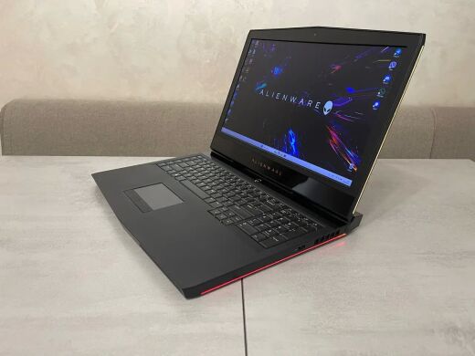 Ігровий ноутбук Dell Alienware 17 R5 / 17.3" (1920x1080) IPS / Intel Core i7-8750H (6 (12) ядра по 2.2 - 4.1 GHz) / 16 GB DDR4 / 512 GB SSD M.2 + 1000 GB HDD / nVidia GeForce GTX 1070, 8 GB GDDR5, 256-bit / WebCam