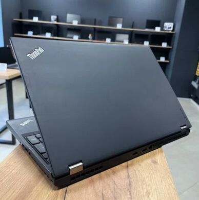 Мобільна робоча станція Lenovo ThinkPad P50 / 15.6" (1920x1080) IPS / Intel Core i7-6820HQ (4 (8) ядра по 2.7 - 3.6 GHz) / 16 GB DDR4 / 256 GB SSD / nVidia Quadro M1000M, 2 GB GDDR5, 128-bit / WebCam /Win 10 Pro