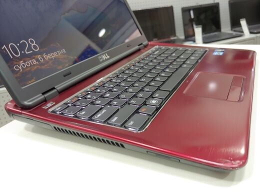 Dell Inspiron 14z-N411z / 14" (1366x768) TN / Intel Core i5-2450M (2 (4) ядра по 2.5 - 3.1 GHz) / 8 GB DDR3 / 240 GB SSD / WebCam / DVD-RW Dell Inspiron 14z-N411z / 14" (1366x768) TN / Intel Core i5-2450M (2 (4) ядра по 2.5 - 3.1 GHz) / 8 GB DDR3 / 240 GB SSD / WebCam / DVD-RW