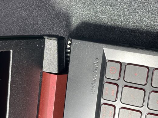 Игровой ноутбук Б-класс Acer Nitro 5 AN515-43 / 15.6" (1920x1080) IPS / AMD Ryzen 5 3550H (4 (8) ядра по 2.1 - 3.7 GHz) / 16 GB DDR4 / 480 GB SSD / AMD Radeon RX 560X, 4 GB GDDR5, 128-bit / WebCam