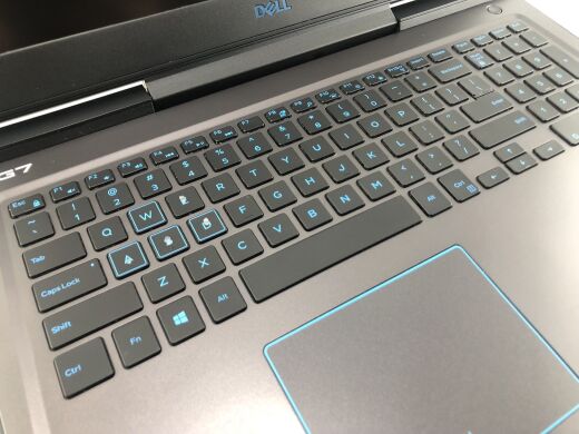 Игровой ноутбук Dell G7 7588 / 15.6" (1920x1080) IPS / Intel Core i7-8750H (6 (12) ядер по 2.2 - 4.1 GHz) / 16 GB DDR4 / 480 GB SSD / nVidia GeForce GTX1060, 6 GB GDDR5, 192-bit / WebCam