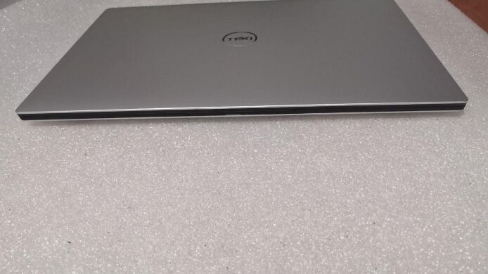 Ігровий ноутбук Dell Xps 15 7590 / 15.6" (3840х2160) IPS / Intel Core i9-9980HK (8 (16) ядер по 2.4 - 5.0 GHz) / 32 GB DDR4 / 1 TB SSD / nVidia GeForce GTX 1650, 4 GB GDDR5, 128-bit / WebCam / NO ODD