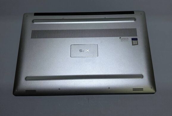 Игровой ноутбук Dell XPS 15 7590 / 15.6" (3840x2160) IPS / Intel Core i7-9750H (6 (12) ядер по 2.6 - 4.5 GHz) / 32 GB DDR4 / 256 GB SSD / nVidia GeForce GTX 1650, 4 GB GDDR5, 128-bit / WebCam