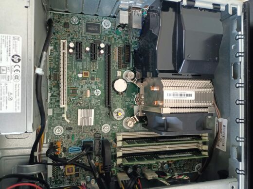 Комп'ютер HP EliteDesk 800 G1 SFF / Intel Core i7-4770 (4 (8) ядра по 3.4 - 3.9 GHz) / 8 GB DDR3 / 500 GB HDD /  Intel HD Graphics 4600 / DVD-ROM 