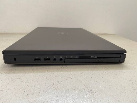 Мобільна робоча станція Б-клас Dell Precision M6800 / 17.3" (1920x1080) IPS / Intel Core i7-4810MQ (4 (8) ядра по 2.8 - 3.8 GHz) / 32 GB DDR3 / 240 GB SSD / nVidia Quadro K4100M, 4 GB GDDR5, 256-bit / WebCam / DVD-ROM