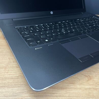 Мобільна робоча станція HP ZBook 17 G3 / 17.3" (1920x1080) IPS / Intel Core i7-6700HQ (4 (8) ядра по 2.6 - 3.5 GHz) / 16 GB DDR4 / 512 GB SSD / nVidia Quadro M4000M, 4 GB GDDR5, 256-bit / WebCam / HDMI