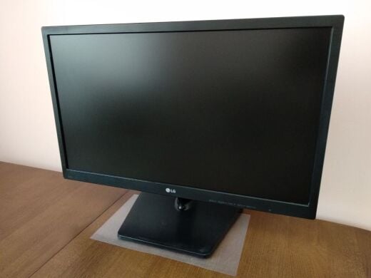 Монитор LG 22M38A-B / 21.5" (1920x1080) TN / VGA / VESA 75x75