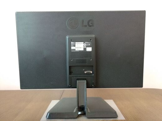 Монитор LG 22M38A-B / 21.5" (1920x1080) TN / VGA / VESA 75x75