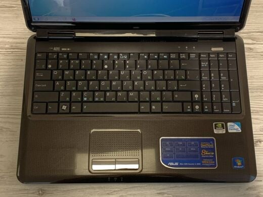 Ноутбук Asus K61IC / 16" (1366x768) TN / Intel Pentium T4300 (2 ядра по 2.1 GHz) / 4 GB DDR2 / 320 GB HDD / nVidia GeForce GT 220M, 1 GB DDR2, 128-bit / WebCam / DVD-ROM
