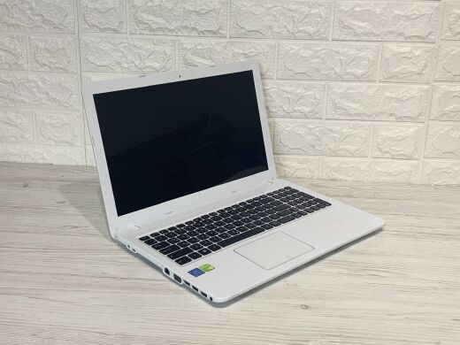 Ноутбук Asus X540SC / 15.6" (1366x768) TN / Intel Pentium N3700 (4 ядра по 1.6 - 2.4 GHz) / 4 GB DDR3 / 128 GB SSD / nVidia GeForce 810M, 1 GB DDR3, 64-bit / WebCam / DVD-ROM / Без АКБ