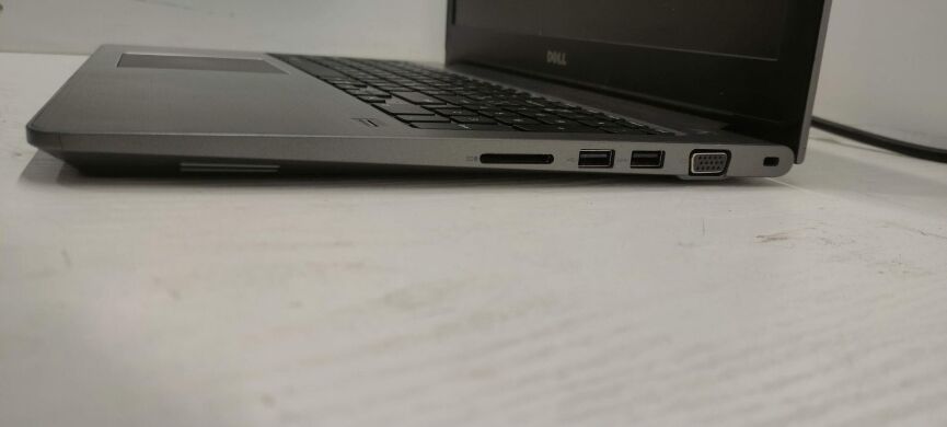 Ноутбук Б-класс Dell Vostro 5568 / 15.6" (1920x1080) TN / Intel Core i5-7200U (2 (4) ядра по 2.5 - 3.1 GHz) / 16 GB DDR4 / 256 GB SSD / Intel HD Graphics 620 / WebCam / АКБ