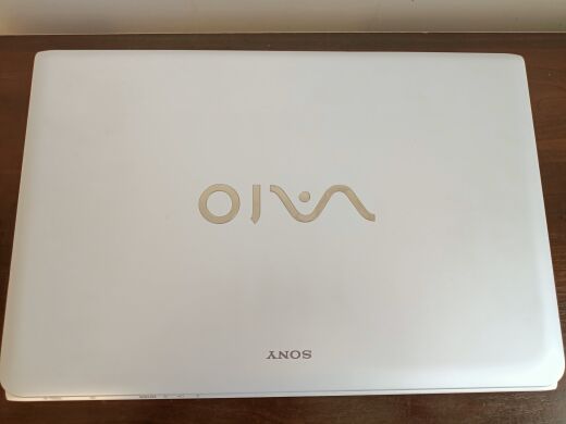 Ноутбук Б-класс Sony VaIO SVE171G / 15.6" (1366x768) TN / Intel Pentium 2020M (2 ядра по 2.4 GHz) / 8 GB DDR3 / 128 GB SSD / Intel HD Graphics 2500 / WebCam / DVD-ROM / VGA