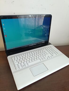 Ноутбук Б-класс Sony VaIO SVE171G / 15.6" (1366x768) TN / Intel Pentium 2020M (2 ядра по 2.4 GHz) / 8 GB DDR3 / 128 GB SSD / Intel HD Graphics 2500 / WebCam / DVD-ROM / VGA