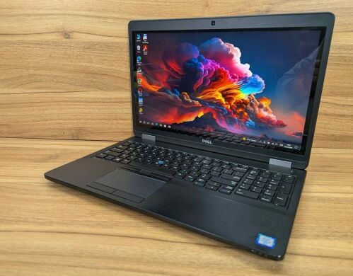 Ноутбук Dell Latitude E5570 / 15.6" (1920x1080) IPS / Intel Core i5-6300U (2 (4) ядра по 2.4 - 3.0 GHz) / 8 GB DDR4 / 256 GB SSD / AMD Radeon R7 M360, 2 GB DDR3, 64-bit / HDMI / WebCam / Windows 10 Ноутбук Dell Latitude E5570 / 15.6" (1920x1080) IPS / Intel Core i5-6300U (2 (4) ядра по 2.4 - 3.0 GHz) / 8 GB DDR4 / 256 GB SSD / AMD Radeon R7 M360, 2 GB DDR3, 64-bit / HDMI / WebCam / Windows 10