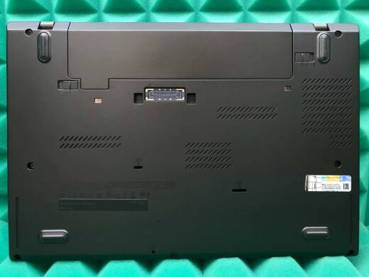 Ноутбук Lenovo ThinkPad T440s / 14" (1600x900) TN / Intel Core i5-4200U (2 (4) ядра по 1.6 - 2.6 GHz) / 8 GB DDR3 / 128 GB SSD / Intel HD Graphics 4400 / WebCam / USB 3.0 / miniDP / Windows 10 лицензия