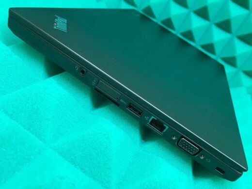 Ноутбук Lenovo ThinkPad T440s / 14" (1600x900) TN / Intel Core i5-4200U (2 (4) ядра по 1.6 - 2.6 GHz) / 8 GB DDR3 / 128 GB SSD / Intel HD Graphics 4400 / WebCam / USB 3.0 / miniDP / Windows 10 лицензия