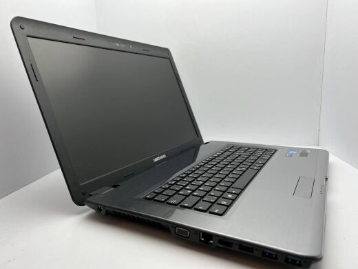 Ноутбук Medion Akoya P7624 / 17.3" (1600x900) TN / Intel Core i5-2450M (2 (4) ядра по 2.5 - 3.1 GHz) / 4 GB DDR3 / 750 GB HDD / nVidia GeForce GT 630M, 1 GB DDR3, 128-bit / WebCam / Без АКБ