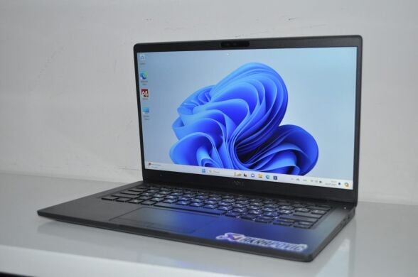 Ультрабук Dell Latitude 7400 / 14" (1920x1080) IPS / Intel Core i5-8265U (4 (8) ядра по 1.6 - 3.9 GHz) / 8 GB DDR4 / 256 GB SSD / Intel UHD Graphics / WebCam / Windows 11 Pro