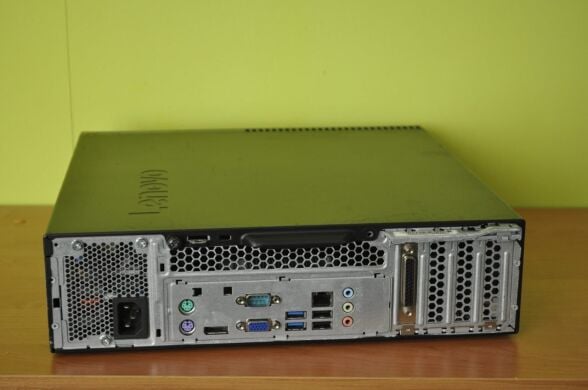 Компьютер Lenovo ThinkCentre M700 SFF / Intel Core i5-6400 (4 ядра по 2.7 - 3.3 GHz) / 8 GB DDR4 / 250 GB HDD / Intel HD Graphics 530 / DVD-ROM / Без OC