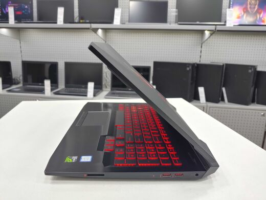 Игровой ноутбук HP OMEN 15-CE018DX / 15.6" (1920x1080) TN / Intel Core i7-7700HQ (4 (8) ядра по 2.8 - 3.8 GHz) / 8 GB DDR4 / 256 GB SSD + 1000 GB HDD / nVidia GeForce GTX 1050, 4 GB GDDR5, 128-bit / WebCam 