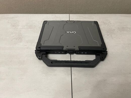 Защищенный нетбук-трансформер Getac V110 G3 / 11.6" (1366x768) IPS Touch / Intel Core i7-6500U (2 (4) ядра по 2.5 - 3.1 GHz) / 16 GB DDR4 / 128 GB SSD / Intel HD Graphics 520 / WebCam / Fingerprint / Две батареи