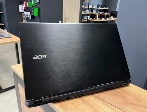 Игровой ноутбук Acer Aspire V5-573G / 15.6" (1366x768) TN / Intel Core i5-4200U (2 (4) ядра по 1.6 - 2.6 GHz) / 8 GB DDR3 / 240 GB SSD / nVidia GeForce GT 750M, 4 GB GDDR5, 128-bit / WebCam / Win 10 Home