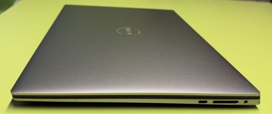 Мобільна робоча станція Dell Precision 5560 / 15.6" (1920x1200) IPS / Intel Core i7-11800H (8 (16) ядер по 2.3 - 4.6 GHz) / 16 GB DDR4 / 512 GB SSD / nVidia Quadro T1200, 4 GB GDDR6, 128-bit / WebCam / Type-C Мобільна робоча станція Dell Precision 5560 / 15.6" (1920x1200) IPS / Intel Core i7-11800H (8 (16) ядер по 2.3 - 4.6 GHz) / 16 GB DDR4 / 512 GB SSD / nVidia Quadro T1200, 4 GB GDDR6, 128-bit / WebCam / Type-C