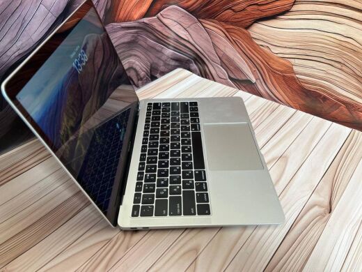 Ультрабук Apple MacBook Air 13 2018 / 13.3" (2560x1600) IPS / Intel Core i5-8210Y (2 (4) ядра по 1.6 - 3.6 GHz) / 16 GB DDR4 / 256 GB SSD / Intel UHD Graphics 617 / WebCam / MacOS