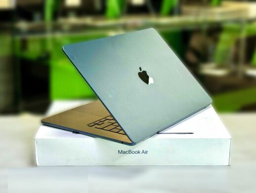 Ультрабук Apple MacBook Air 15 M2 2023 A2941 / 15.3" (2880x1864) IPS / Apple M2 (8 ядер по 3.5 GHz) / 8 GB DDR5 / 256 GB SSD / Apple M2 Graphics / WebCam / MacOS Ультрабук Apple MacBook Air 15 M2 2023 A2941 / 15.3" (2880x1864) IPS / Apple M2 (8 ядер по 3.5 GHz) / 8 GB DDR5 / 256 GB SSD / Apple M2 Graphics / WebCam / MacOS