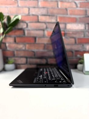 Ультрабук-трансформер Lenovo ThinkPad X13 Yoga Gen2 / 13.3" (1920x1080) IPS Touch / Intel Core i5-1145G7 (4 (8) ядра по 4.4 GHz) / 16 GB DDR4 / 256 GB SSD / Intel Iris Xe Graphics / WebCam / Стилус / Windows 10 Pro