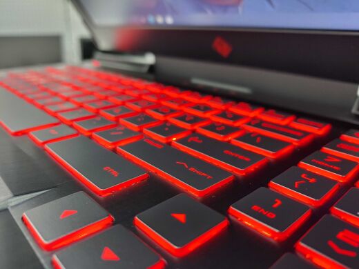 Игровой ноутбук HP OMEN 15-CE018DX / 15.6" (1920x1080) TN / Intel Core i7-7700HQ (4 (8) ядра по 2.8 - 3.8 GHz) / 8 GB DDR4 / 256 GB SSD + 1000 GB HDD / nVidia GeForce GTX 1050, 4 GB GDDR5, 128-bit / WebCam 