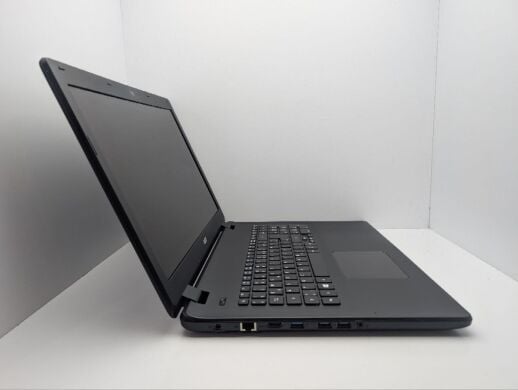 Ноутбук Acer Aspire ES1-731 / 17.3" (1600x900) TN / Intel Celeron N2940 (4 ядра по 1.83 - 2.25 GHz) / 8 GB DDR3 / 120 GB SSD / Intel HD Graphics / WebCam / DVD-ROM Ноутбук Acer Aspire ES1-731 / 17.3" (1600x900) TN / Intel Celeron N2940 (4 ядра по 1.83 - 2.25 GHz) / 8 GB DDR3 / 120 GB SSD / Intel HD Graphics / WebCam / DVD-ROM