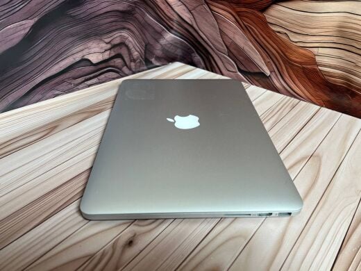 Ультрабук Б-клас Apple MacBook Pro 13 A1502 / 13.3" (2560x1600) IPS / Intel Core i7-4558U (2 (4) ядра по 2.8 - 3.3 GHz) / 16 GB DDR3 / 256 GB SSD / Intel Iris Graphics 5100 / WebCam / MacOS