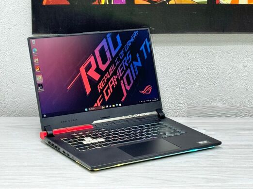 Ігровий ноутбук Asus Rog Strix G513Q / 15.6" (1920x1080) IPS / AMD Ryzen 9 5980HX (8 (16) ядер по 3.3 - 4.8 GHz) / 32 GB DDR4 / 1000 GB SSD M.2 / AMD Radeon RX 6800M, 12 GB GDDR6, 192-bit / Win 11